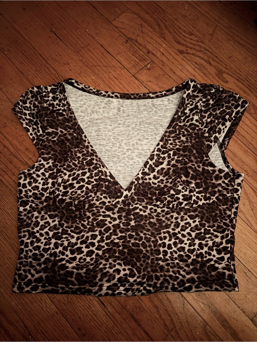 SHEIN Brown Leopard Print V-Neck Cropped Top